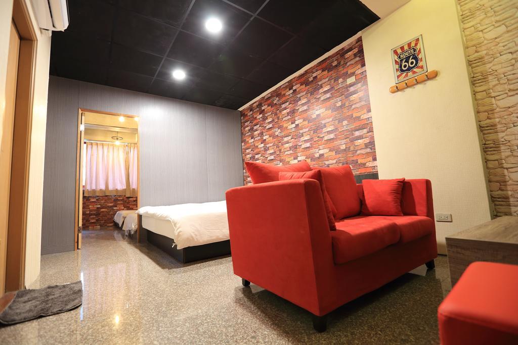 羅東夜市 工業loft旅宿 Loft House Luodong Exterior photo